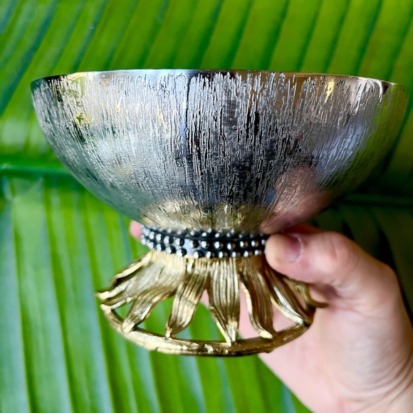 Only 1 left in stock Michael Aram Sunflower Nut bowl new in box - Picture 8 of 10